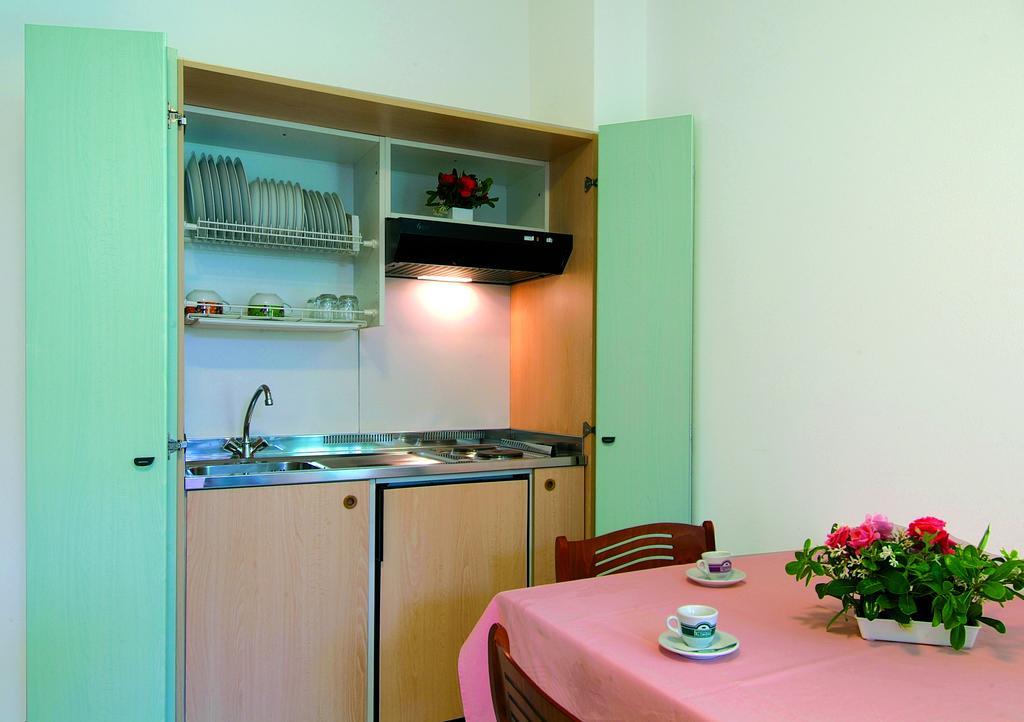 Hotel Residence Margherita Торторето Экстерьер фото