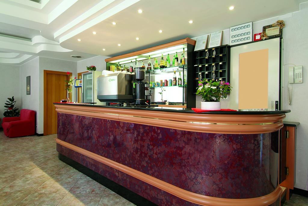 Hotel Residence Margherita Торторето Экстерьер фото